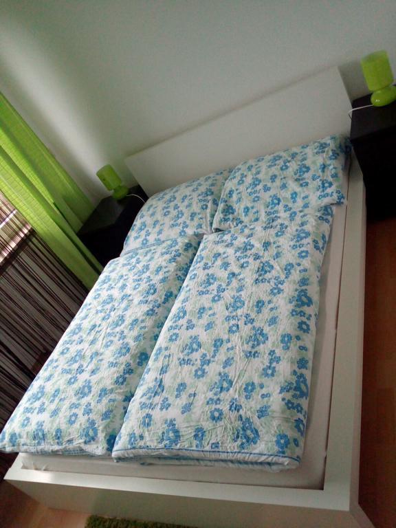Apartments Mayen Luaran gambar